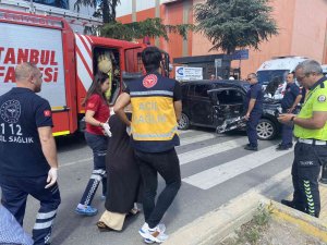 Tuzla’da Hatalı Dönüş Yapan Sürücü Otomobile Çarptı: 3 Yaralı