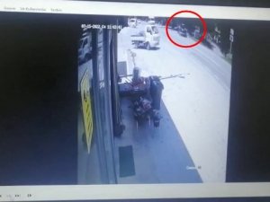 Sakarya’da Otomobil Panelvanla Kafa Kafaya Çarpıştı: 8 Yaralı