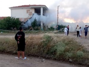 Evin Garajındaki Lpg’li Otomobil Yandı