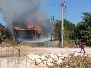 Antalya’da Yangında Bir Ev Kullanılamaz Hale Geldi