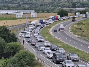 Bayram Dönüşü Başladı, 50 Kilometrelik Araç Kuyruğu Oluştu