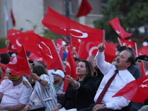 Mersinliler, 15 Temmuz’un Yıl Dönümünde Meydanlara Akın Etti