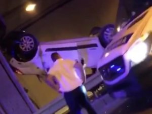 Bariyerlere Çarpan Araç Takla Attı: 4 Kişi Yaralandı