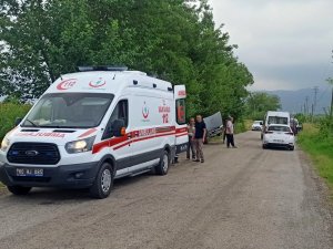 Takla Atan Otomobilin Sürücüsü Yaralandı