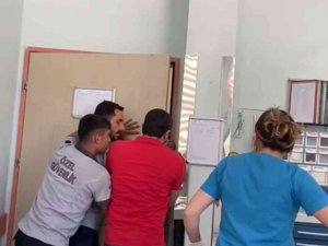 Fahrettin Koca Duyurdu, Sağlık Çalışanlarına Bıçaklı Saldırgan Zanlı Tutuklandı