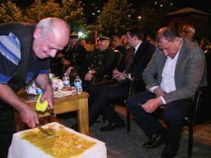 Artvin’de 15 Temmuz Programında Kardan Doğal Tatlı İkram Edildi