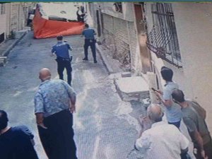 Evini Ateşe Verip Balkondan Atlayan Genci İtfaiyecinin Ani Refleksi Kurtardı