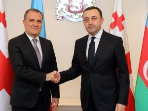 Azerbaycan Dışişleri Bakanı Bayramov, Gürcistan Başbakanı Garibaşvili İle Görüştü