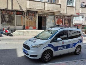 Küçükçekmece’de Adamı Dövüp Üçüncü Kattan Attılar