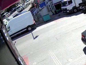 Çekmeköy’de Virajı Dönen Otomobil Dükkan Önündeki Kadını Altına Aldı: 1 Ölü