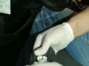 Ümraniye’de Otomobilden Uyuşturucu Satışı Yapan Şahıs Yakalandı