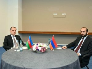 Azerbaycan Dışişleri Bakanı Bayramov, Ermenistanlı Mevkidaşı Mirzoyan İle Görüştü