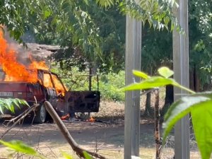 Osmaniye’de Park Halindeki Otomobil Alev Alev Yandı