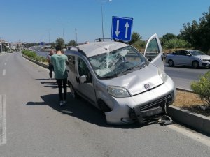 Tabelaları Yıkıp Refüje Çıktı