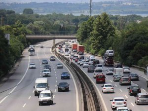 Tatilin Son Günü Anadolu Otoyolu’nda Akıcı Bir Yoğunluk Yaşanıyor