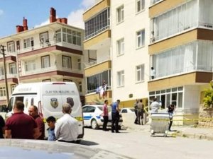 Dedikodu Yüzünden Tartıştığı Kız Kardeşini Öldürdü