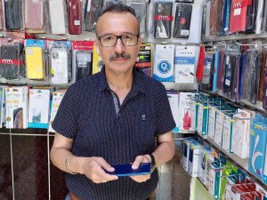 Fatih’te Cep Telefonunun Bataryası Bomba Gibi Patladı
