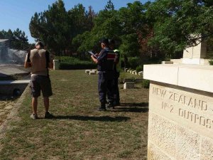 Yeni Zelanda Mezarlığı Yanmaktan Son Anda Kurtarıldı