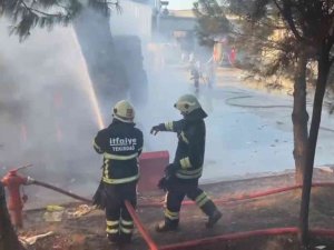 Kağıt Fabrikasında Korkutan Yangın