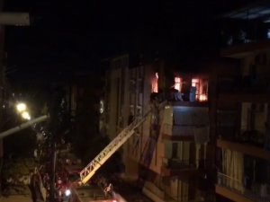 Antalya’da Alevlere Teslim Olan Evde 2 Çocuk Mahsur Kaldı