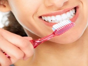 Ağız Bakım Sularındaki Tehlike: Tat Alma Duyusunu Etkiliyor