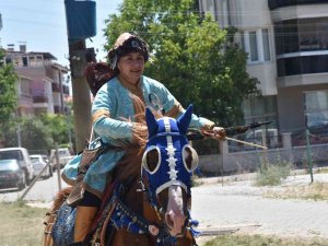 Dursunbey’de Atlı Okçuluk Türkiye Şampiyonası Heyecanı