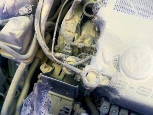 Otomobildeki Yangın Büyümeden Söndürüldü