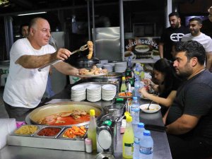 Bu Lezzeti Tatmak İçin Binlerce Kilometre Öteden Geliyorlar