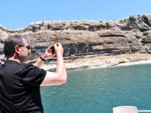 Vali Ayhan Turizm İçin Kolları Sıvadı