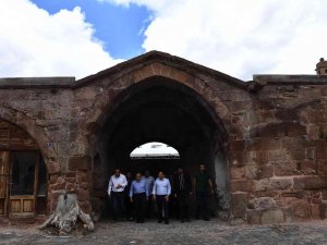 Valilik Ve Büyükşehir’den Tarihi İ̇ncesu Arasta Çarşısı’na Kayseri’ye Özgü Dokunuş