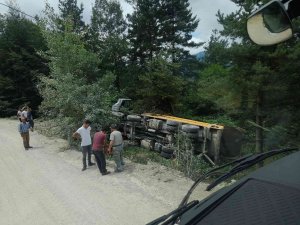 Hafriyat Kamyonu Devrildi: 1 Yaralı