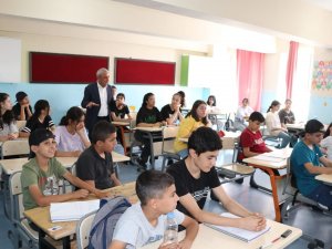 Hakkâri’de Yaz Okullarına Büyük İlgi