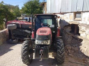 Devrilen Römork Duvara Çaptı