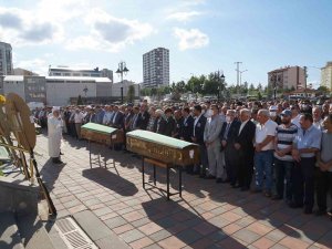 Kastamonu’daki Feci Kazada Ölen Amca Ve Yeğeni Toprağa Verildi