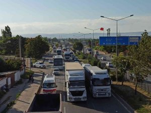 Maddi Hasarlı Trafik Kazası Çevre Yolu’nda Trafiği Felç Etti