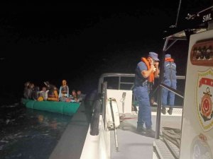 Ayvalık Açıklarında 49 Düzensiz Göçmen Kurtarıldı