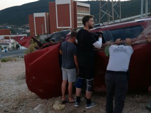 Hastane Yolunda Kaza; 2 Yaralı