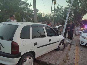 Otomobil Park Halindeki Araca Çarptı: 1 Yaralı