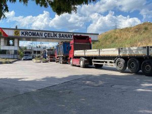 Fabrikanın Bacasından Çıkan Duman İsyan Ettirdi