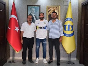 Tarsus İ̇dman Yurdu, Serdar Bozkurt’la Anlaştı