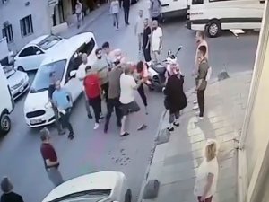 Bayrampaşa’da Kaza Yapan Sürücüler Birbirine Girdi