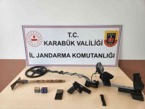 İ̇zinsiz Kazı Yapan 2 Kişi Suçüstü Yakalandı