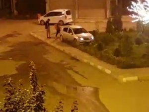 Gece Saatlerinde Direksiyon Hakimiyetini Kaybeden Sürücü Kavşağa Çıktı