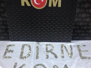 Elindeki Siyah Çanta Ele Verdi: Sikke Ve Objelerle Kaçarken Yakalandı