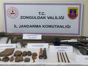 Jandarmadan Kaçak Kazı Yapanlara Suçüstü