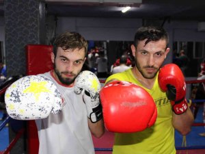 Başarılı Sporcular Zorlu Şampiyona İçin Ter Döküyor