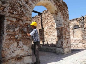 Antalya’da 19’uncu Yüzyıldan Kalan Metruk Yapı ‘Devlet Konuk Evi’ne Dönüştürülecek