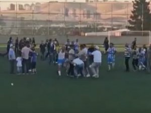 Maç Bitti Yeşil Saha Karıştı!