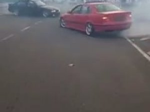 Düğün Konvoyunda Trafiği Durdurup Drift Yaptılar