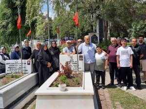 Şehit Asker Kabri Başında Dualarla Anıldı